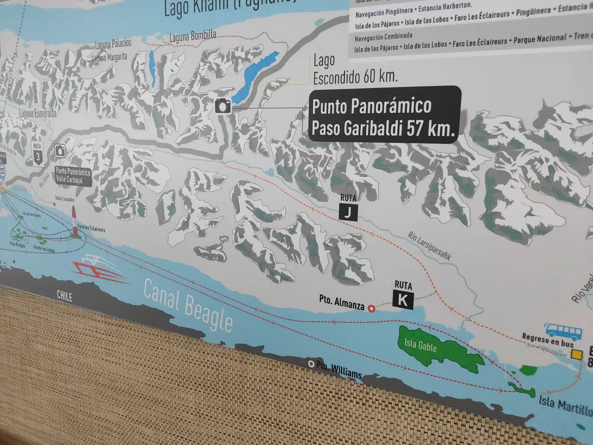 ペンギンツアーの航路を示した地図。