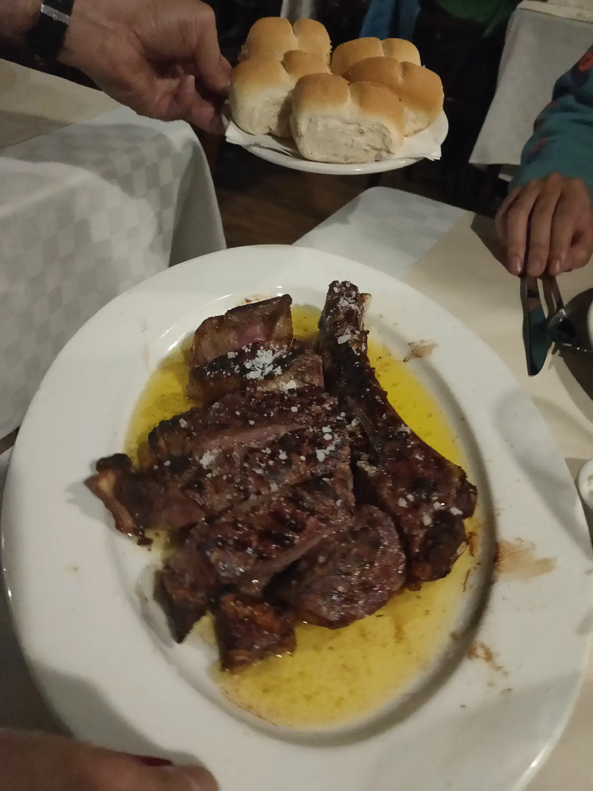 ウシュアイアのレストランでのアサード