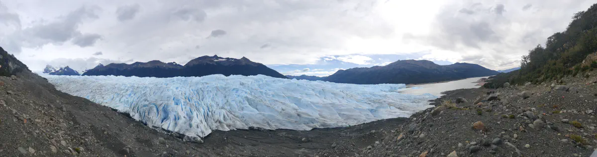 ペリトモレノ氷河のパノラマ全景