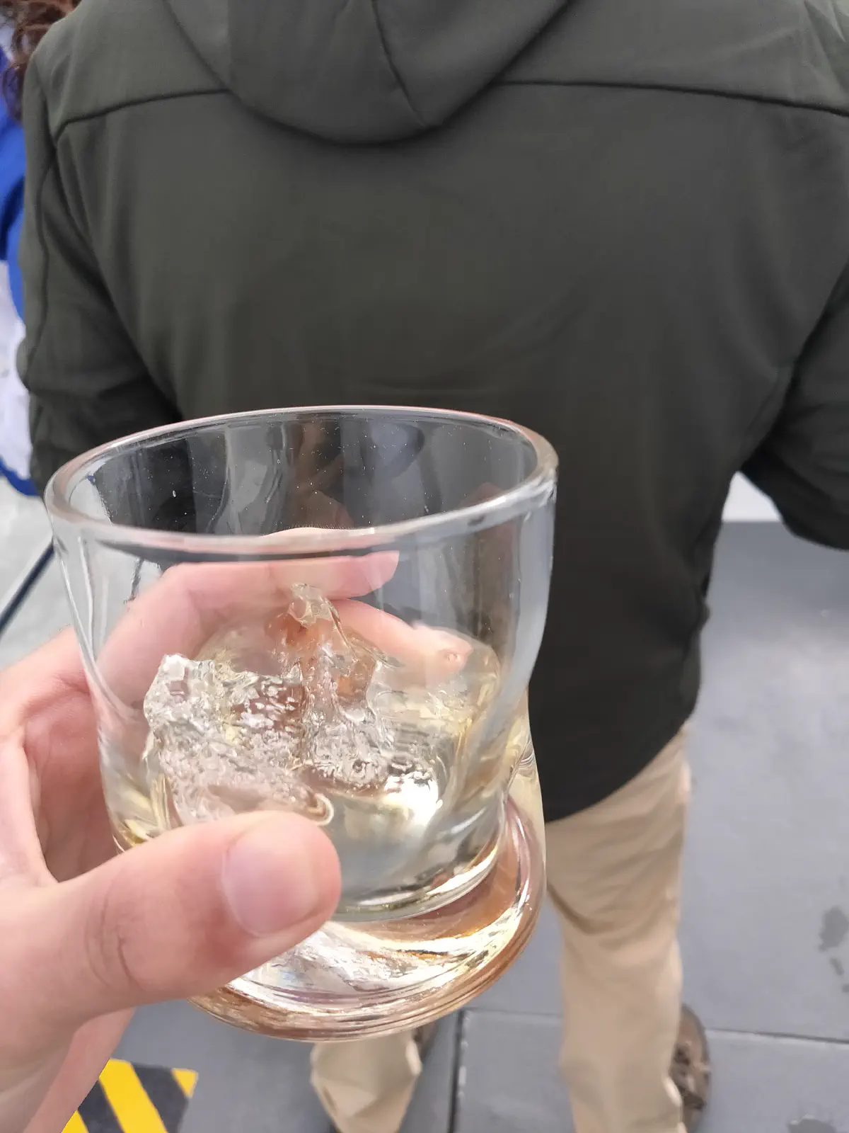 ペリトモレノ氷河の氷で飲むウイスキーのロック